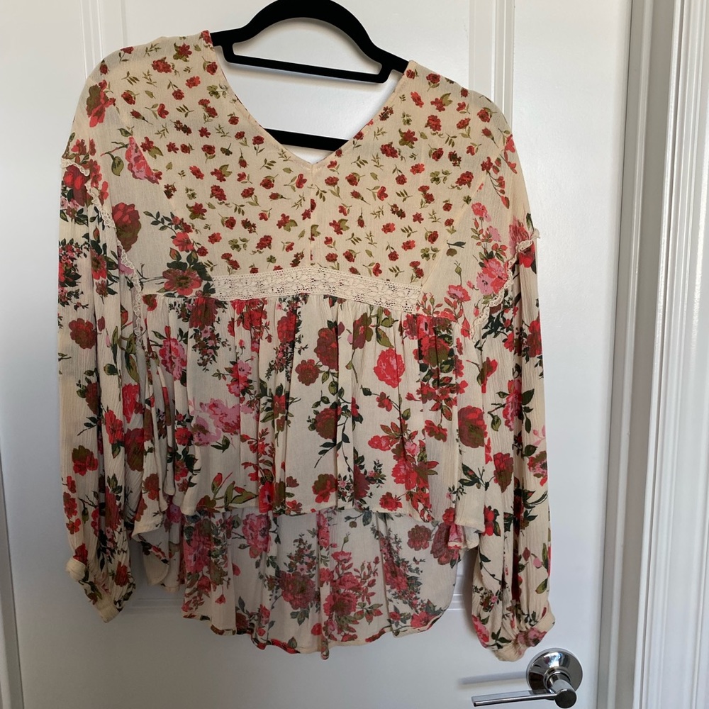 Chelsea and Violet blouse in size M. Floral print. Slightly used.